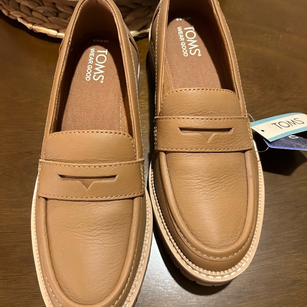 Toms loafers, sz 6.5, NWT